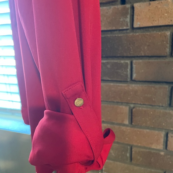Red blouse, gold buttons, long or roll up sleeves - Picture 4 of 5